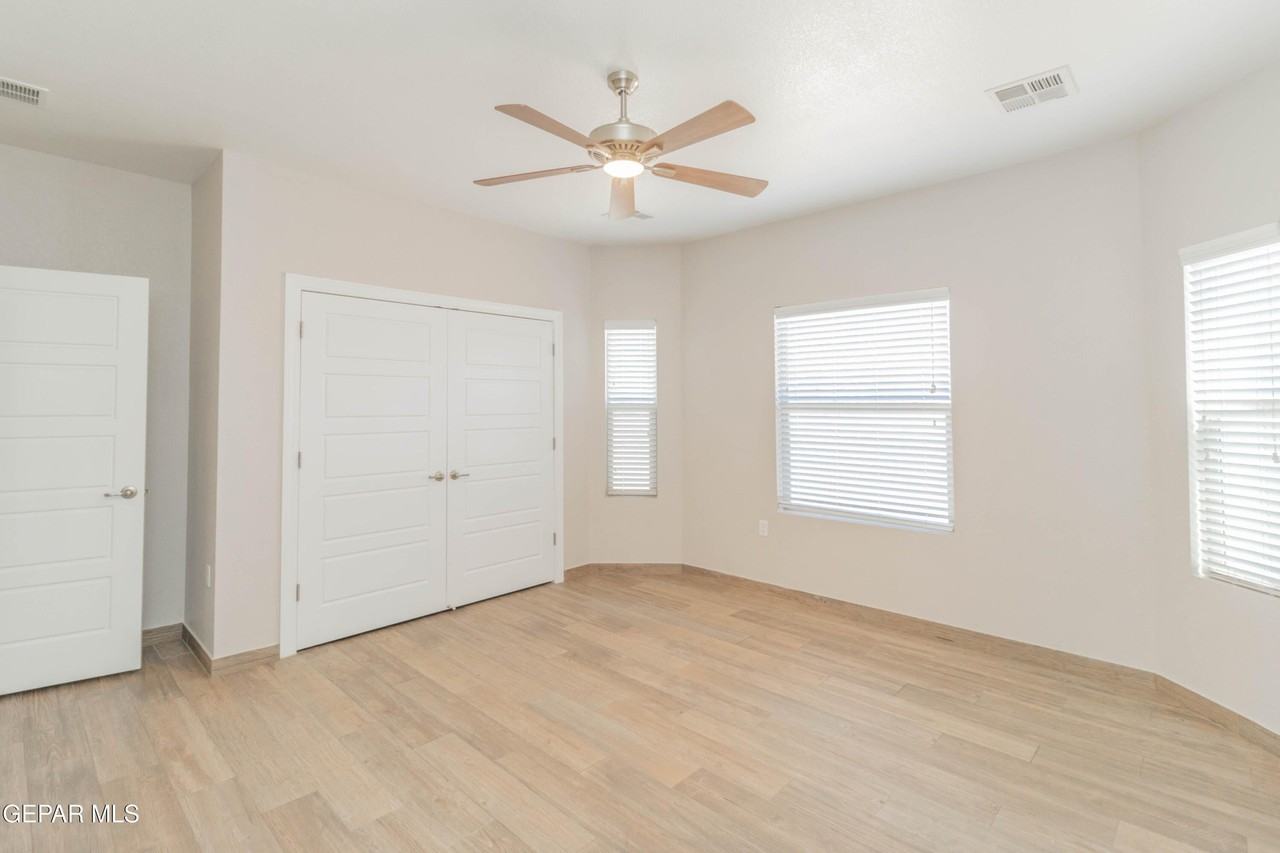 14989 Eddie Mullens Ct #B - Photo 6 of 37