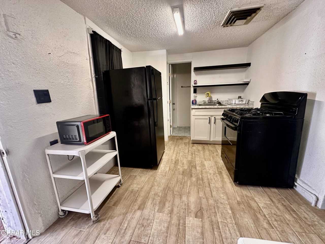 504 Cincinnati Ave #REAR - Photo 4 of 11