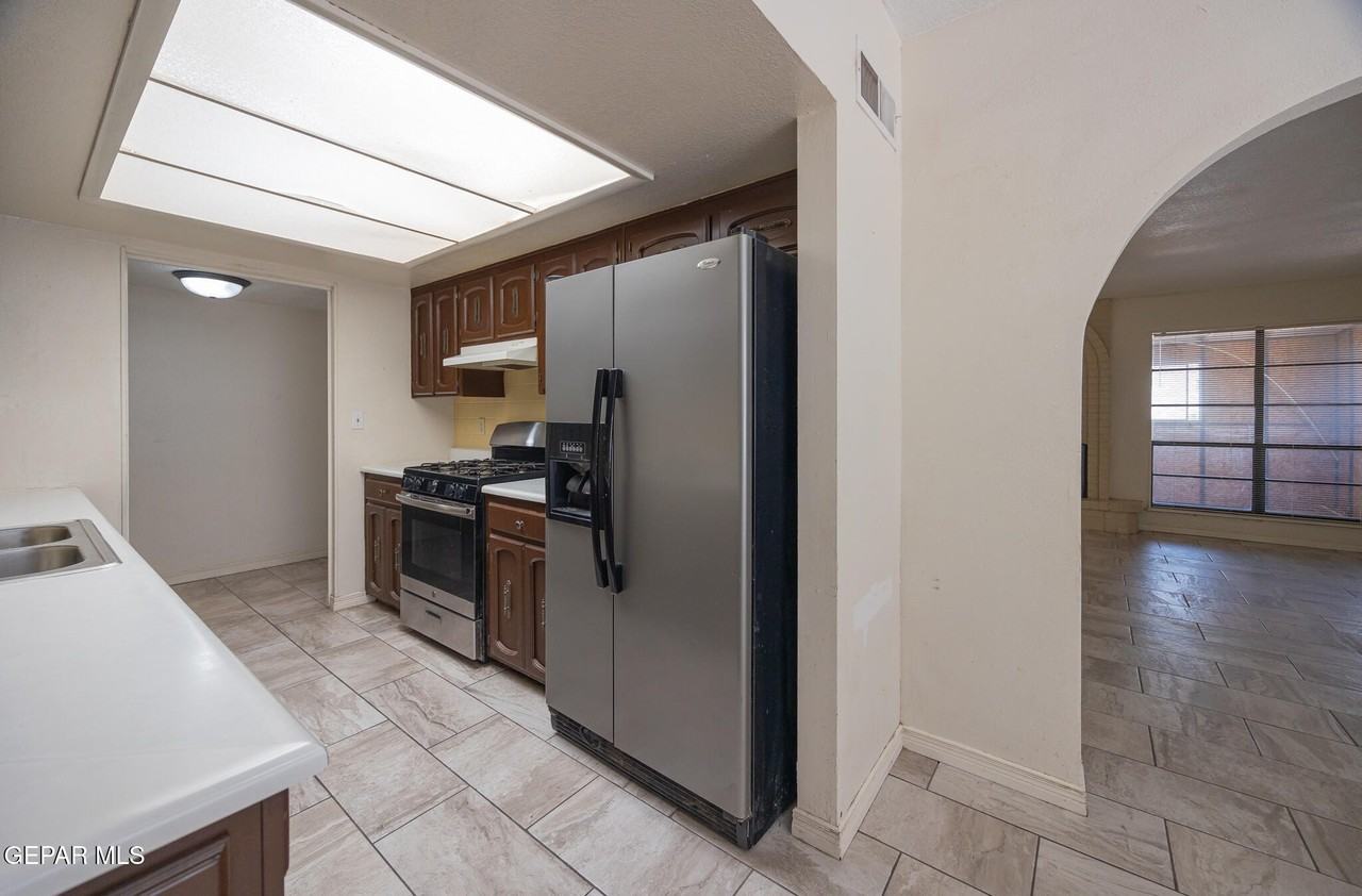 3329 Running Deer Dr - Photo 4 of 18