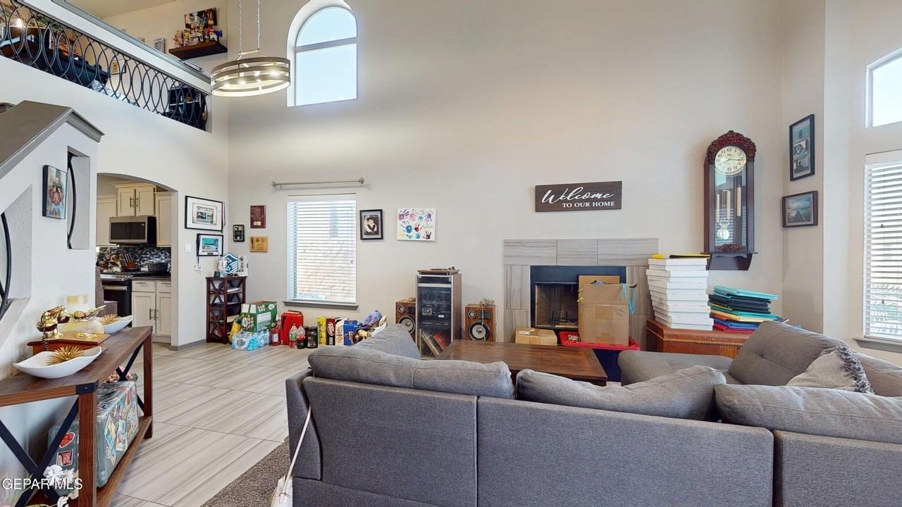 240 S Halstead Dr - Photo 3 of 43