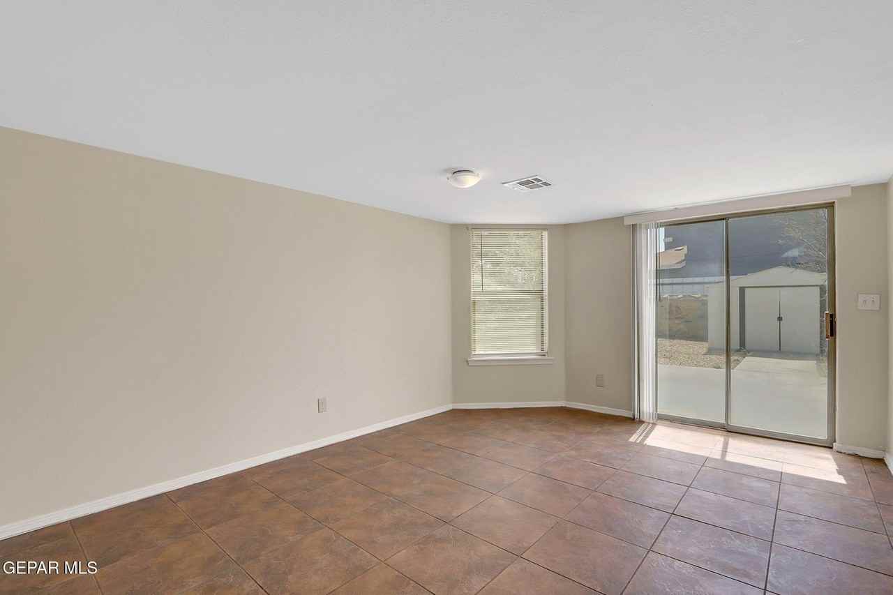 14140 Tierra Delfin Dr - Photo 6 of 31