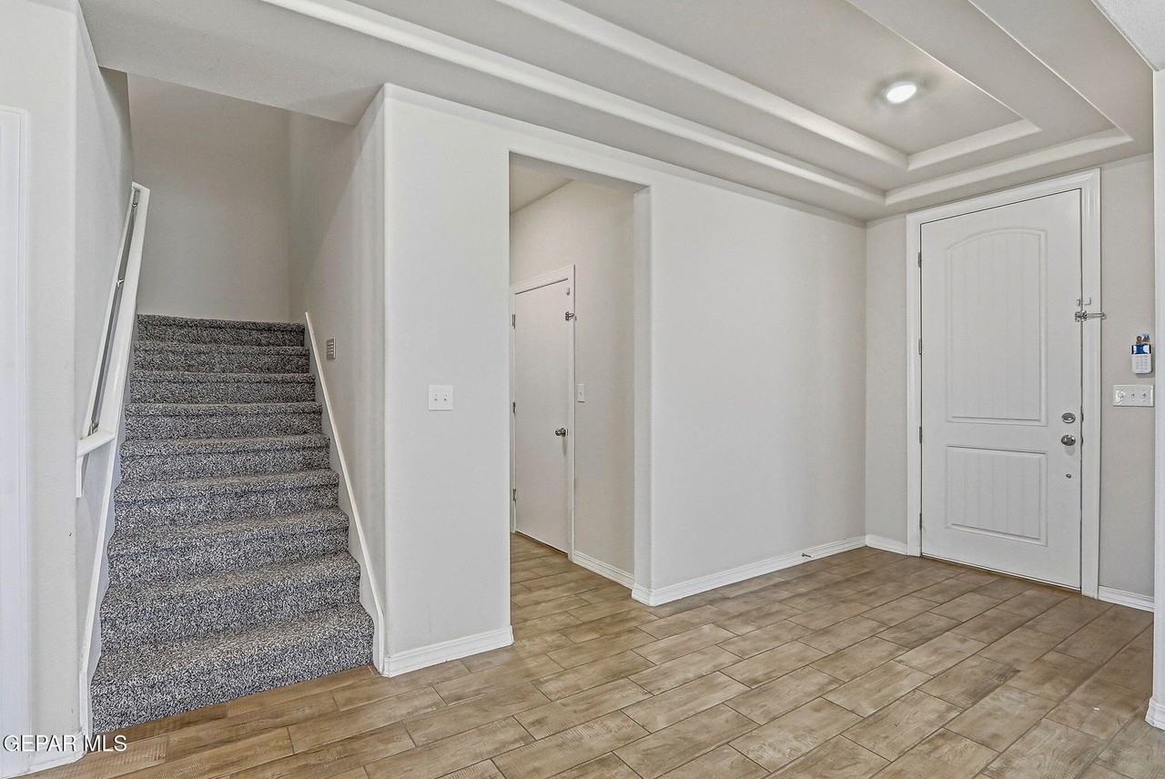 7509 Enchanted Park Dr - Photo 4 of 50