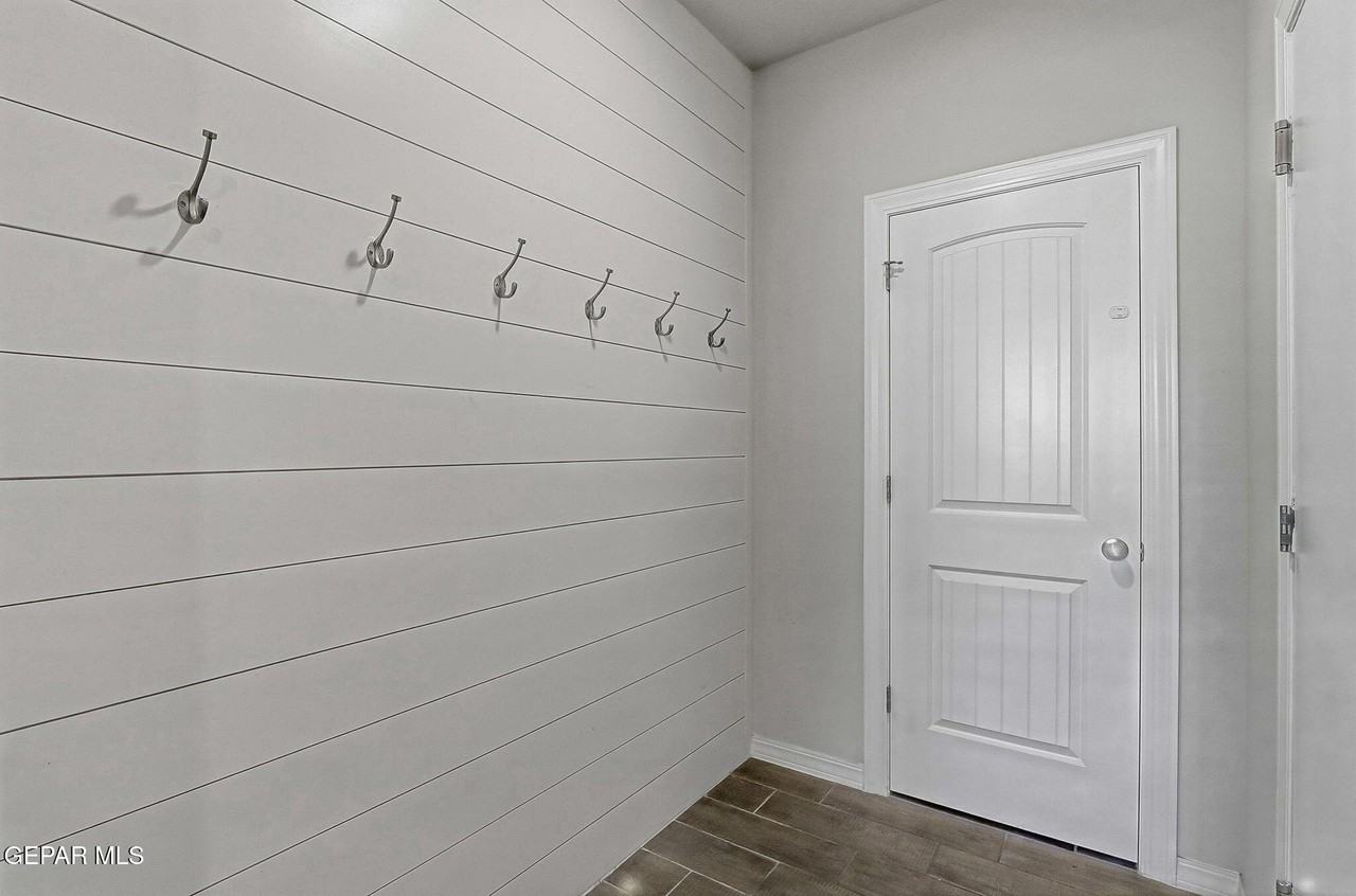 7509 Enchanted Park Dr - Photo 5 of 50