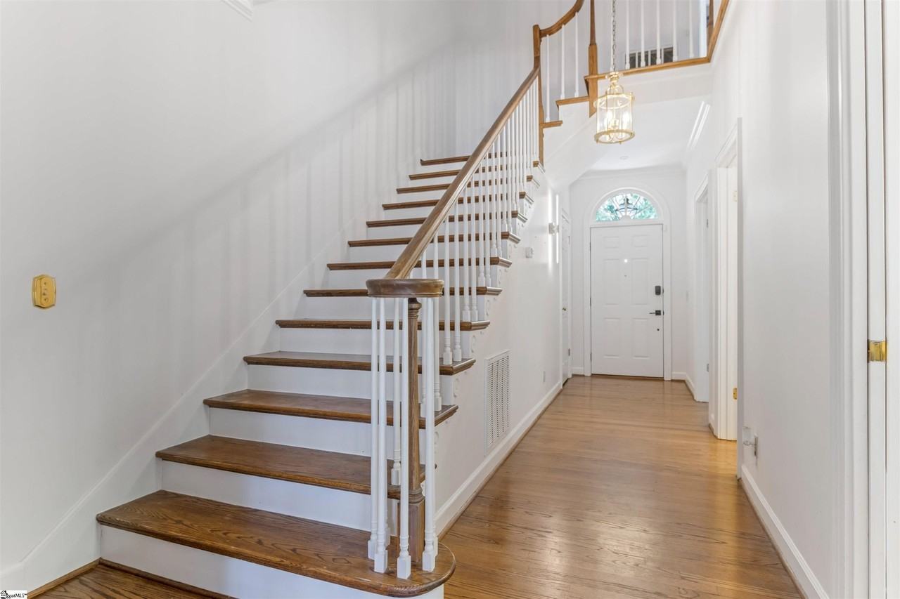 110 Kilkenney Ct - Photo 6 of 44