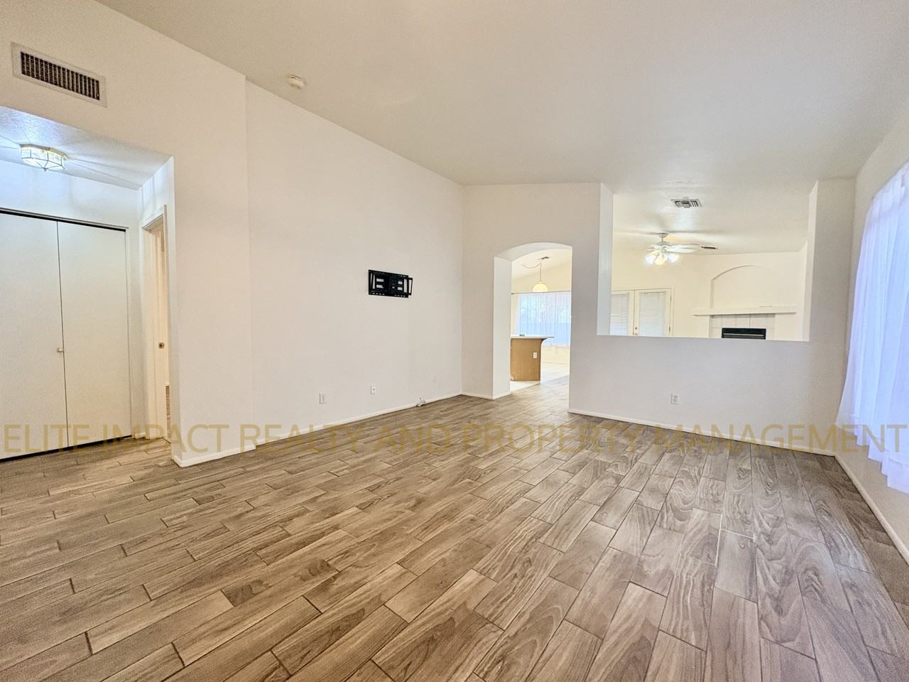 9073 E Muleshoe St #1 - Photo 3 of 30