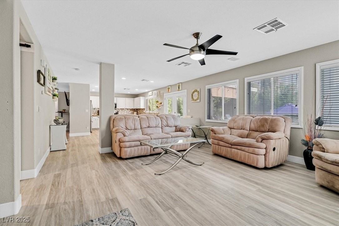 2735 Peekskill Ave - Photo 7 of 35