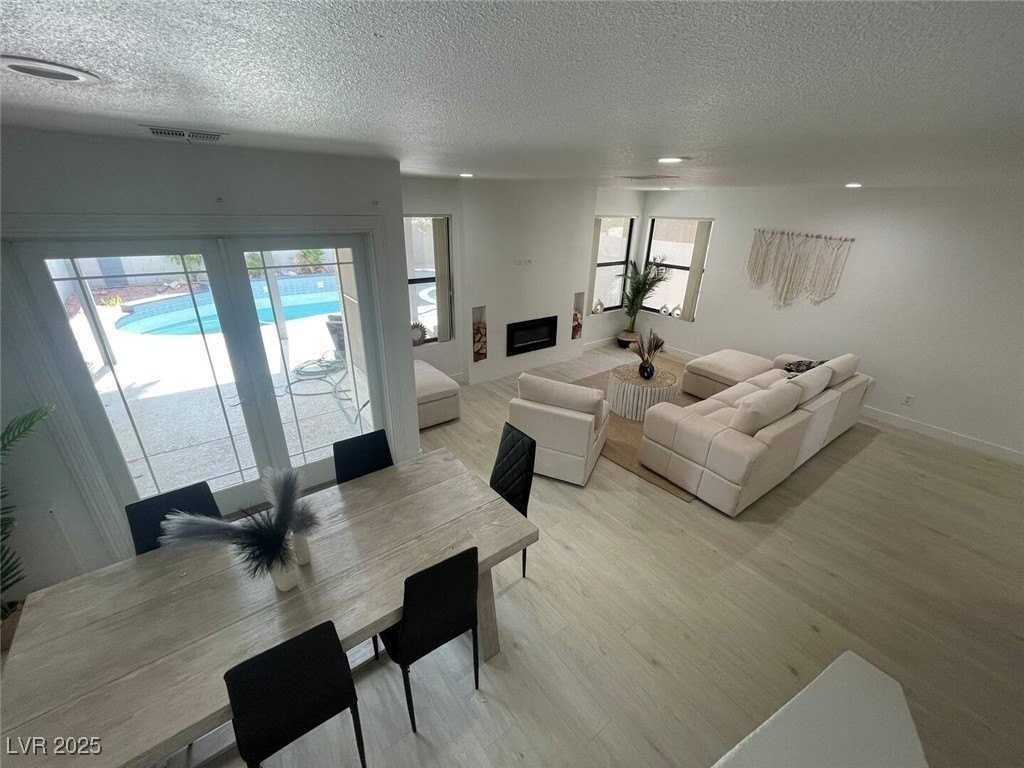 3004 Ocean View Dr - Photo 2 of 27