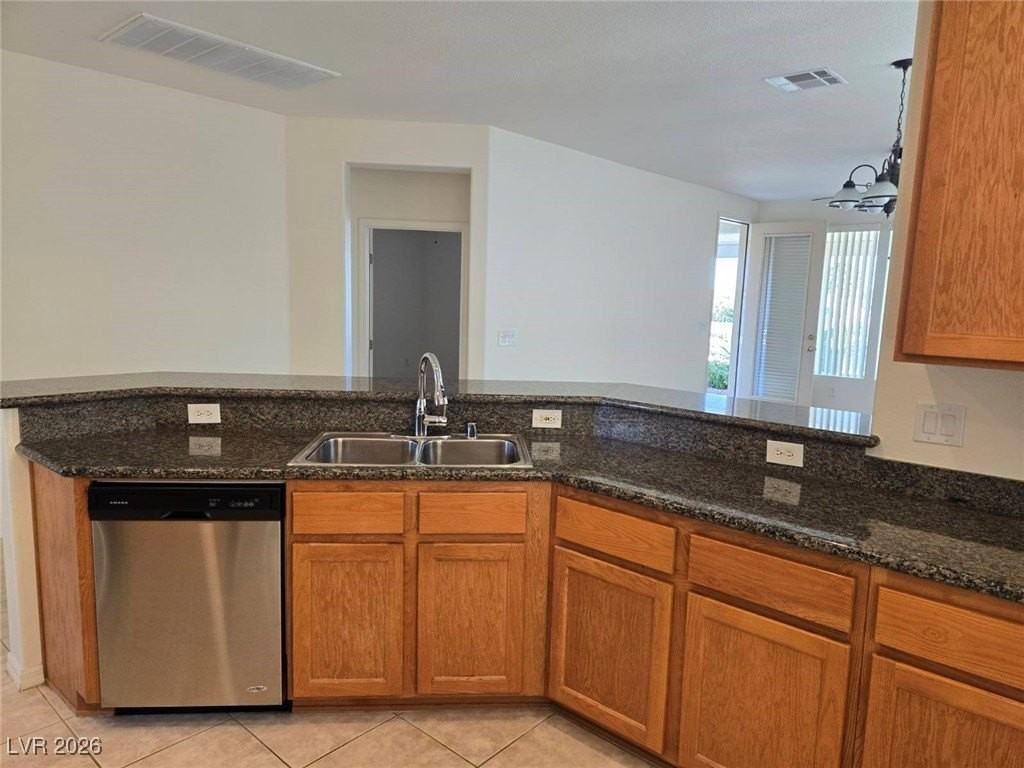 5196 Alfingo St - Photo 6 of 40