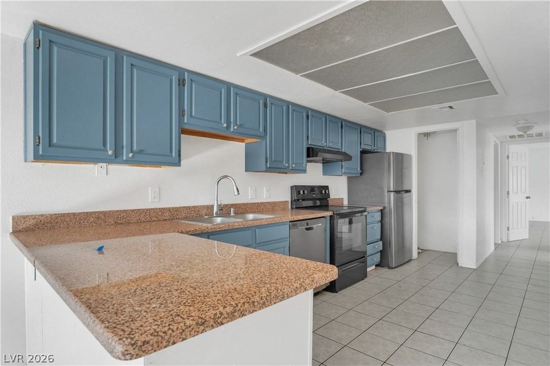 2221 N Jones Blvd #3 - Photo 6 of 16