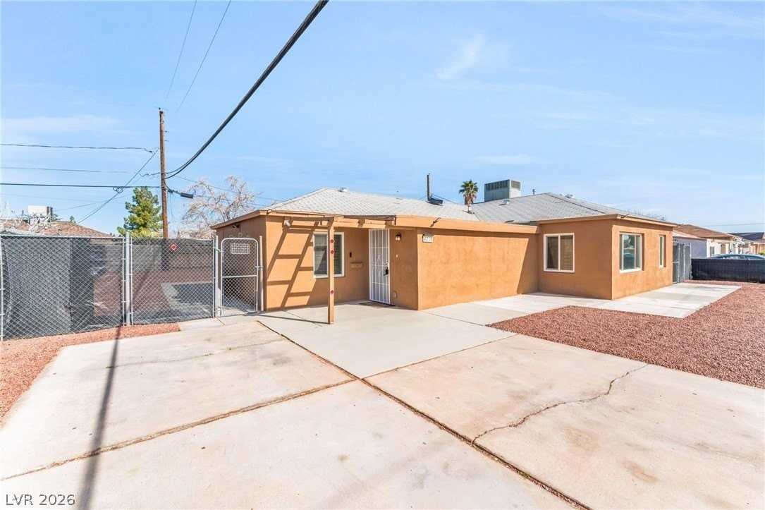 4218 Fulton Pl - Photo 3 of 18