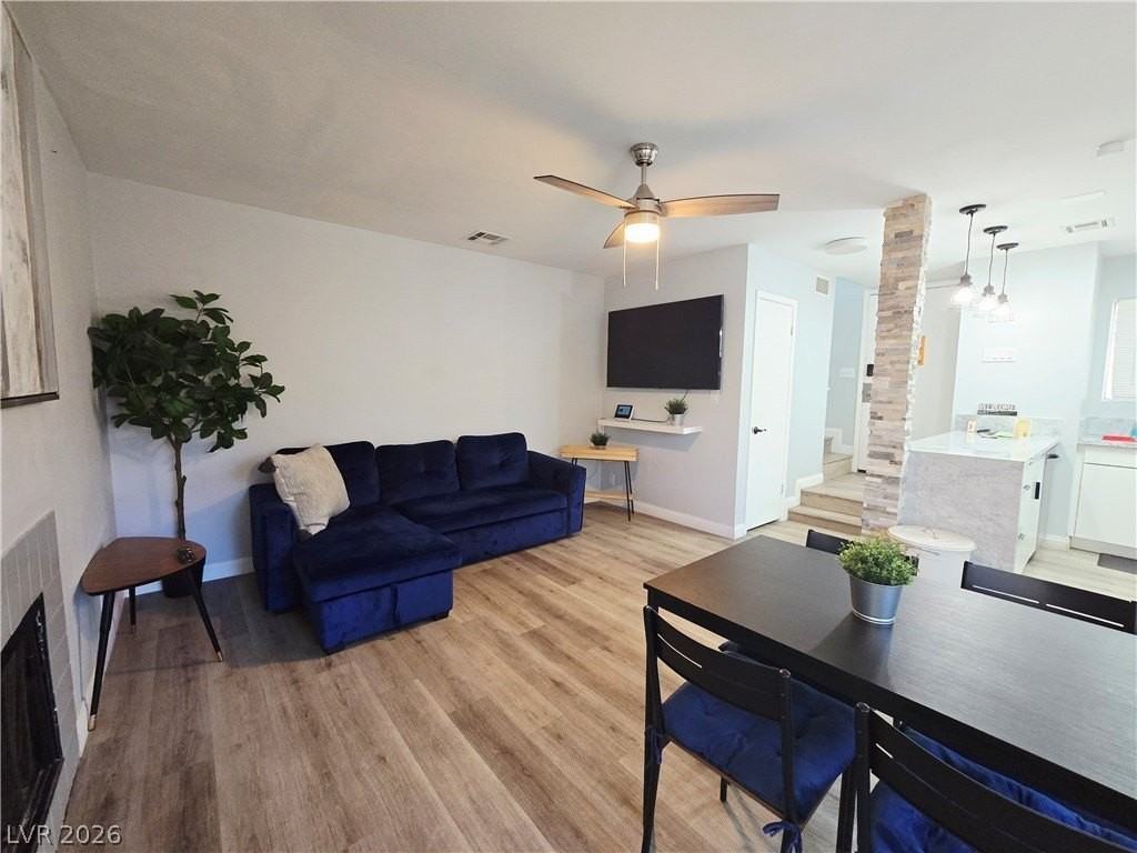 5045 Spencer St #B - Photo 3 of 19