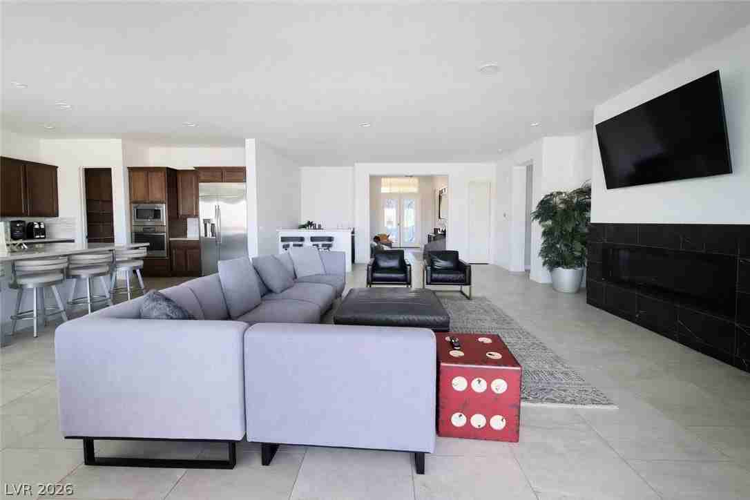 11386 Villa Bellagio Dr - Photo 2 of 25