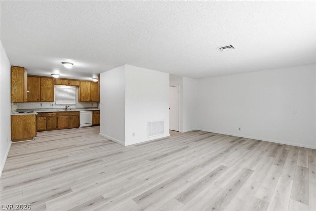 210 Greenbriar Townhouse Way - Photo 4 of 15