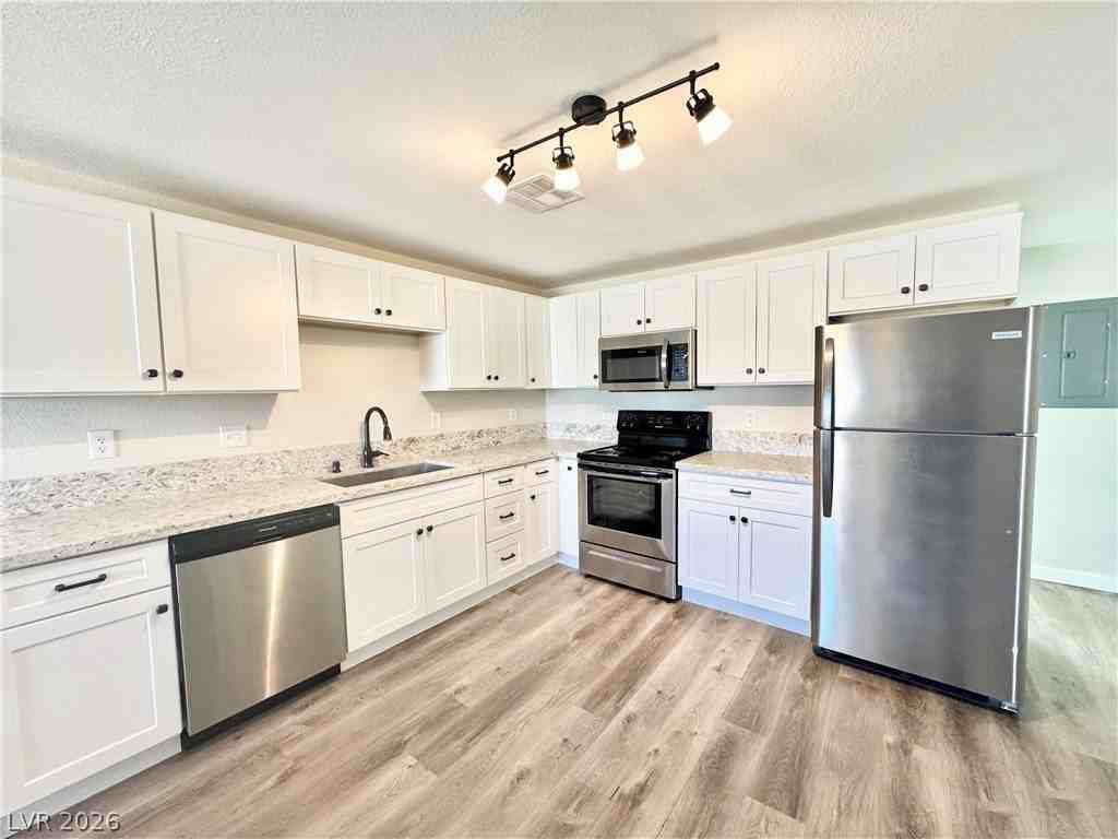 2081 S Dandelion St #4 - Photo 4 of 9