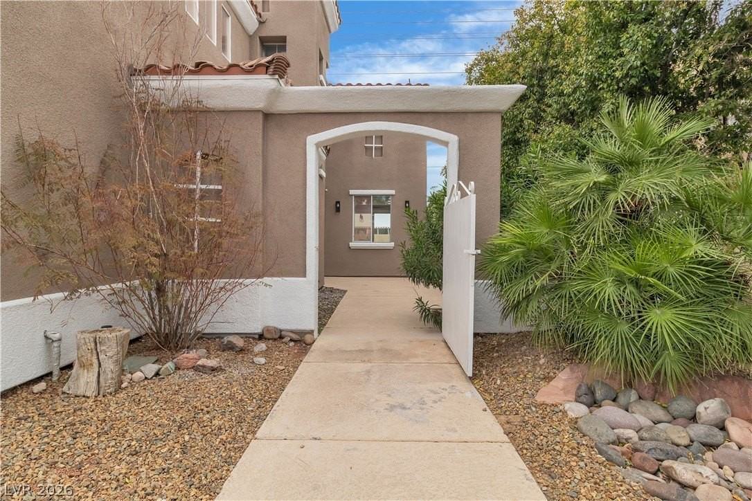 1712 Estrella St - Photo 3 of 50