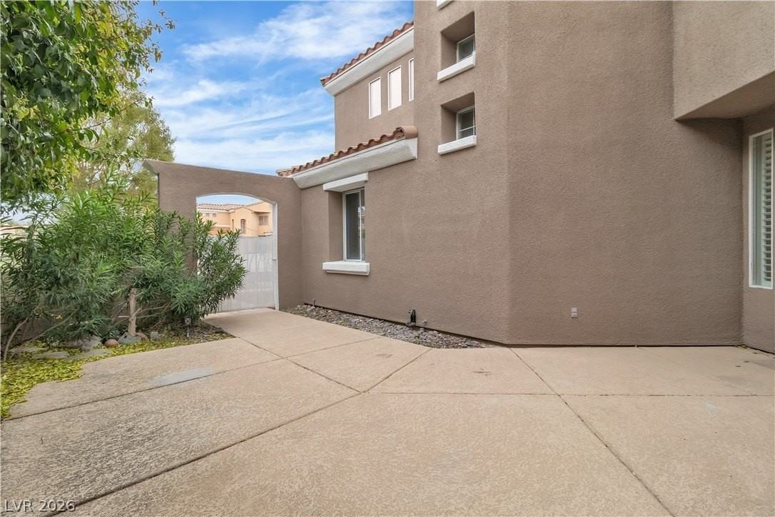 1712 Estrella St - Photo 5 of 50