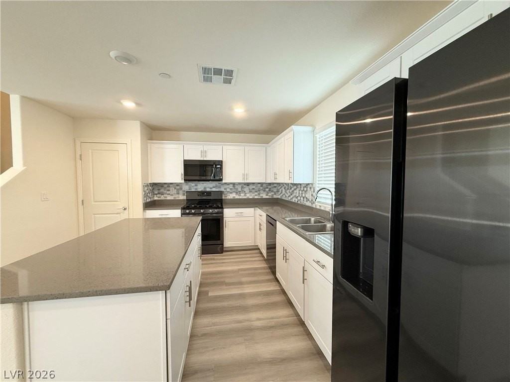 3720 Brilliant Sunset St - Photo 5 of 36