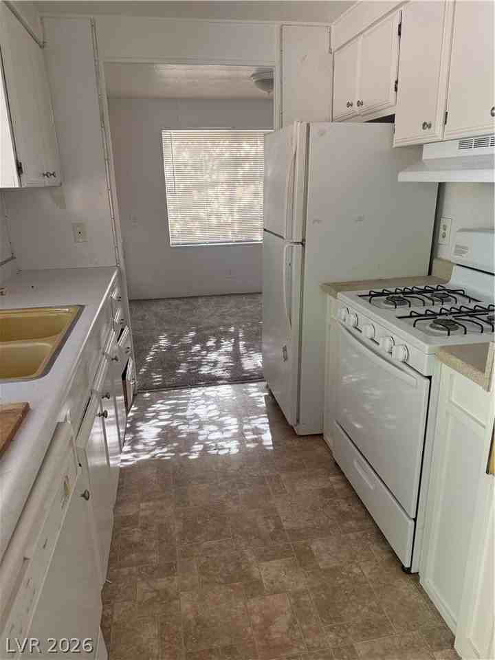 1312 Monterey Dr #0 - Photo 3 of 22