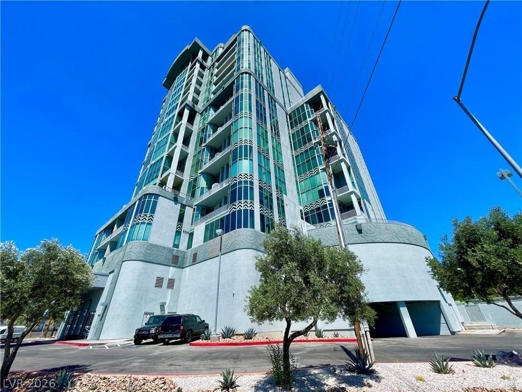 360 E Desert Inn Rd #402 - Photo 2 of 40