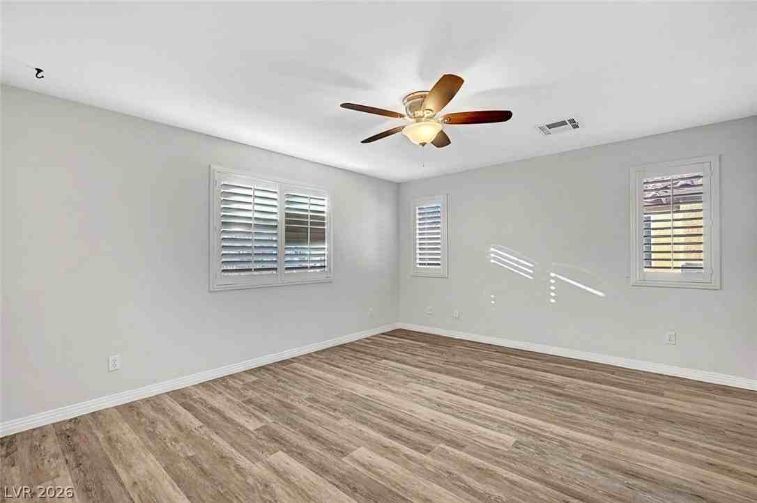 514 Eresma St - Photo 3 of 32