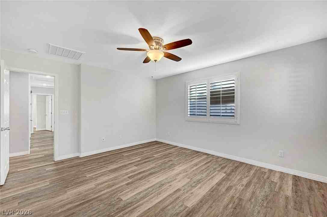 514 Eresma St - Photo 6 of 32