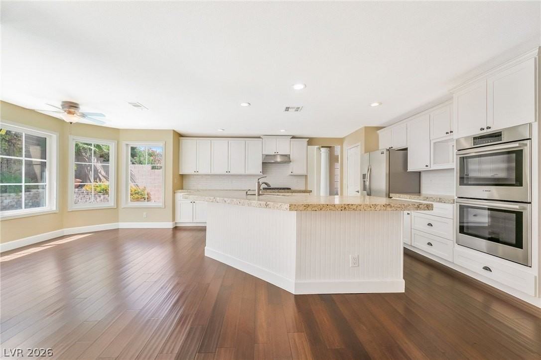 271 Pointe Ranier Ave - Photo 4 of 26