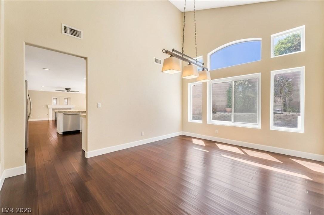 271 Pointe Ranier Ave - Photo 5 of 26