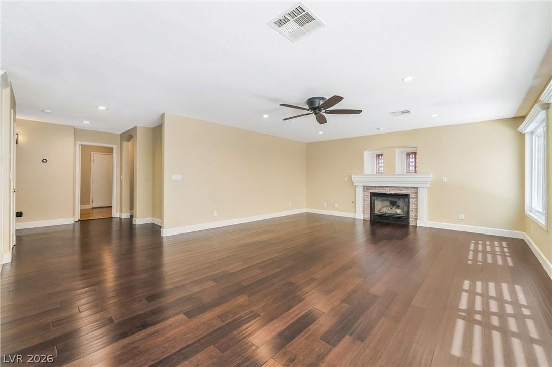 271 Pointe Ranier Ave - Photo 7 of 26