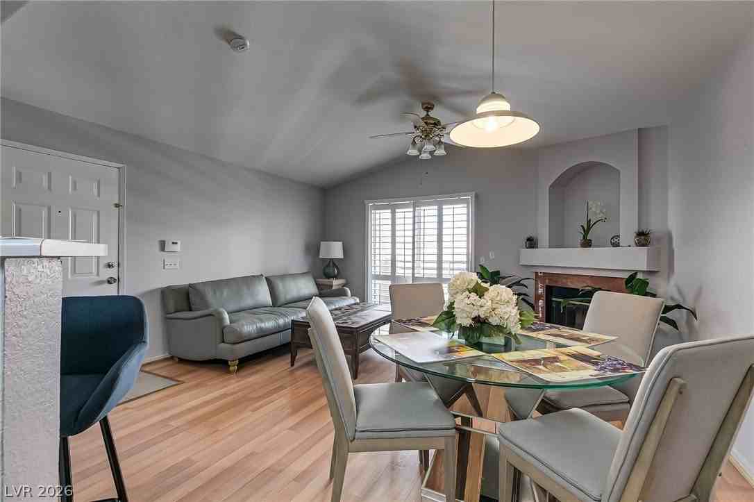 5415 W Harmon Ave #2114 - Photo 4 of 17