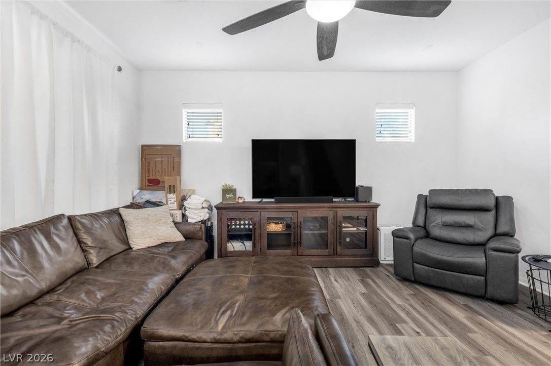 10410 Lilac Square Ave - Photo 6 of 24