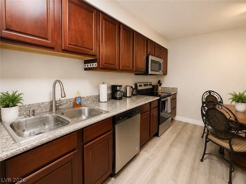 5026 River Glen Dr #162 - Photo 5 of 17