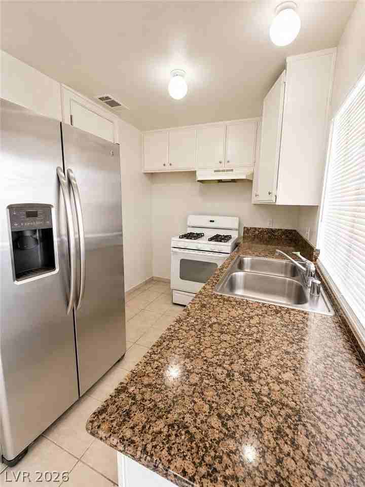 3123 Chadford Pl - Photo 2 of 12