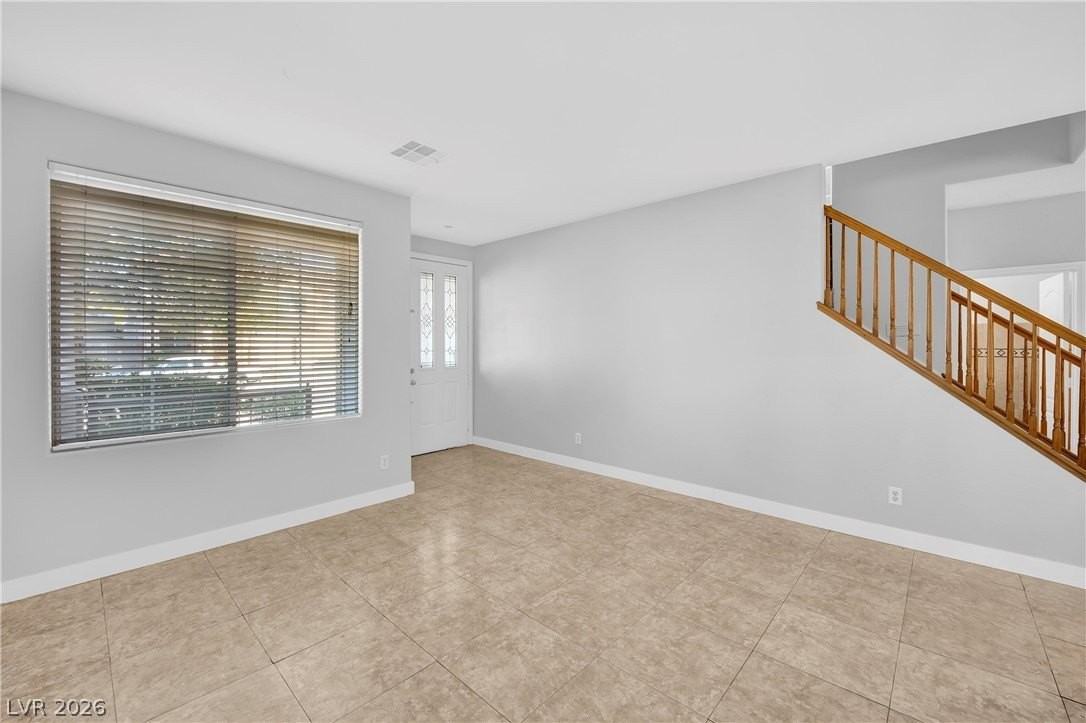 1009 Black Olive St - Photo 5 of 33
