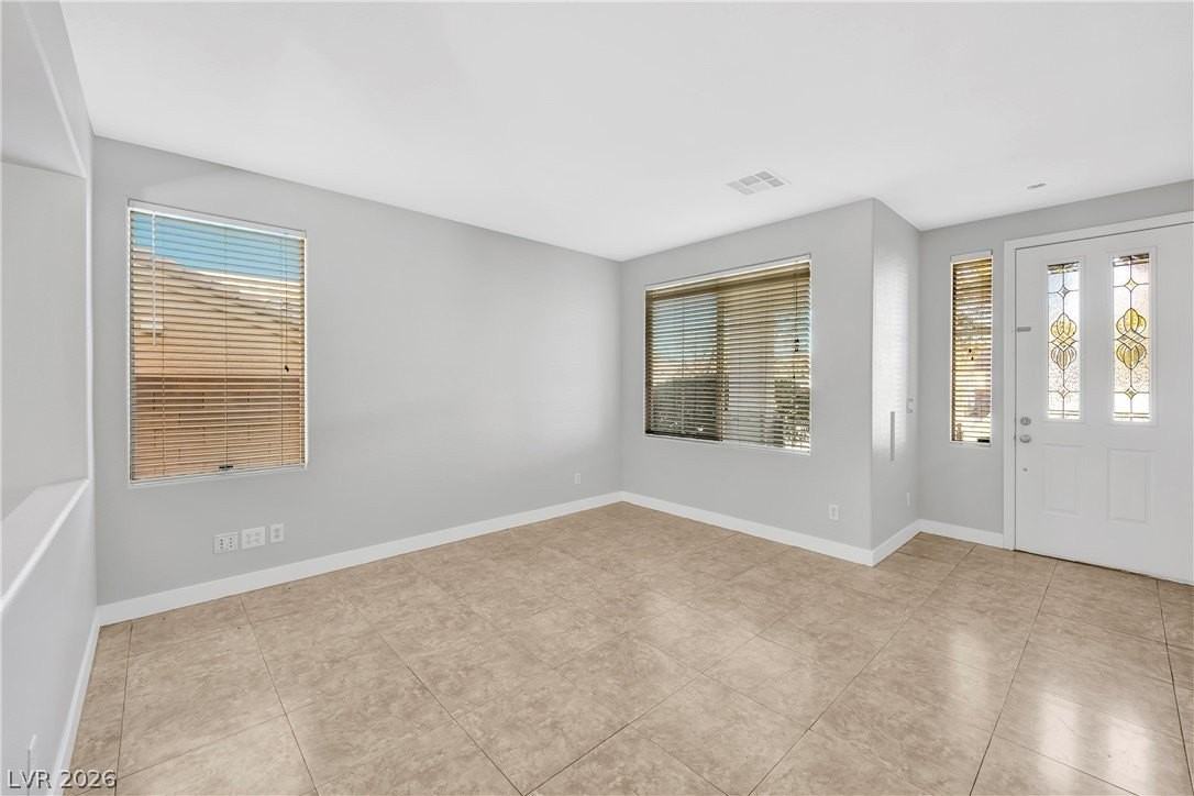 1009 Black Olive St - Photo 6 of 33