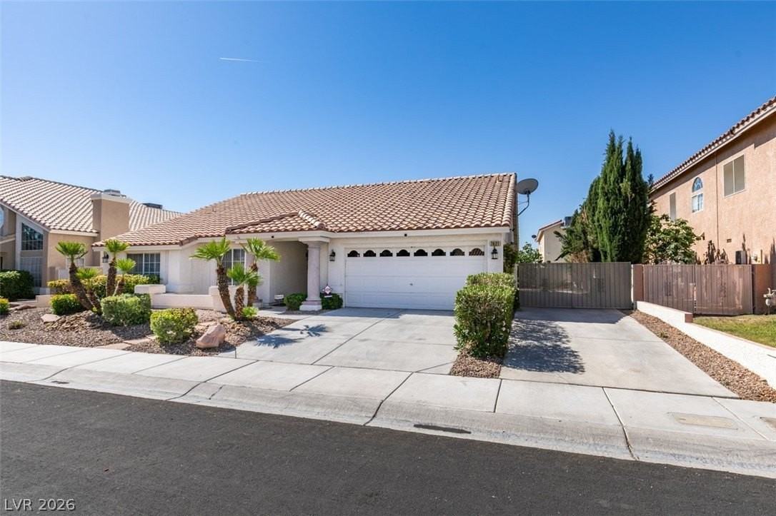 7421 Enchanted Hills Ct - Photo 2 of 50