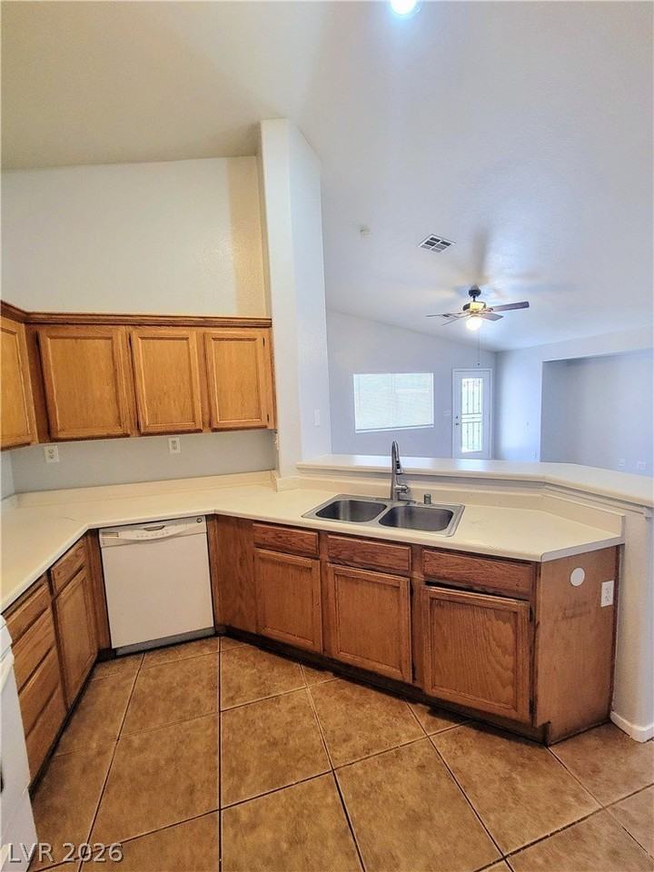 5914 Springmist St - Photo 3 of 42