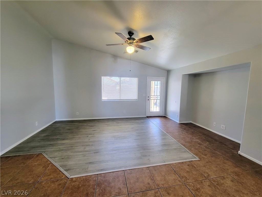5914 Springmist St - Photo 5 of 42