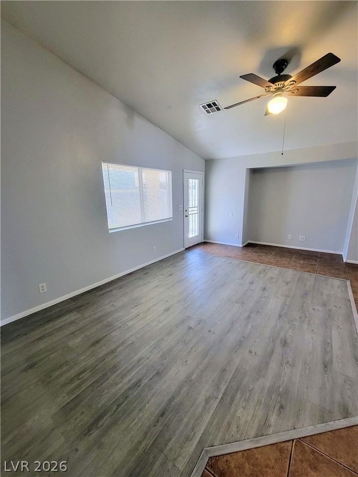 5914 Springmist St - Photo 6 of 42