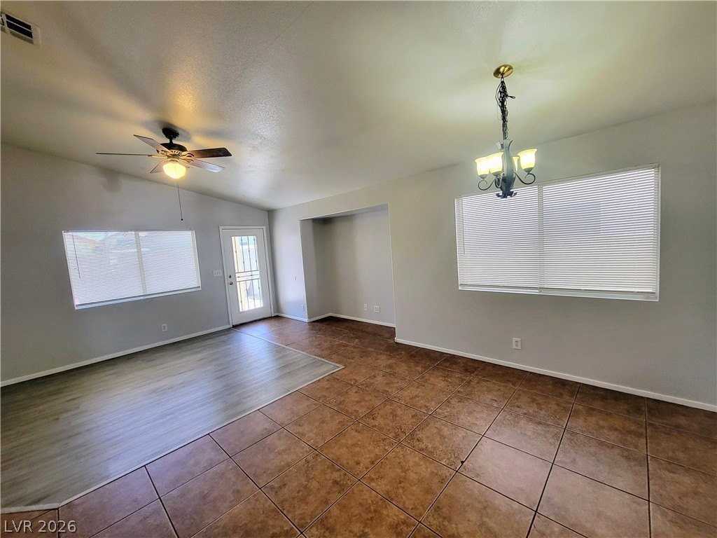 5914 Springmist St - Photo 7 of 42