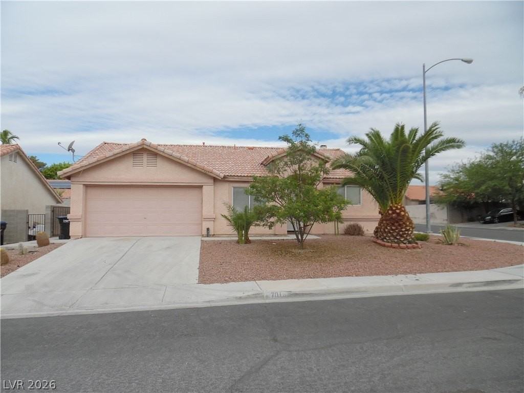 701 Gullwing Ln