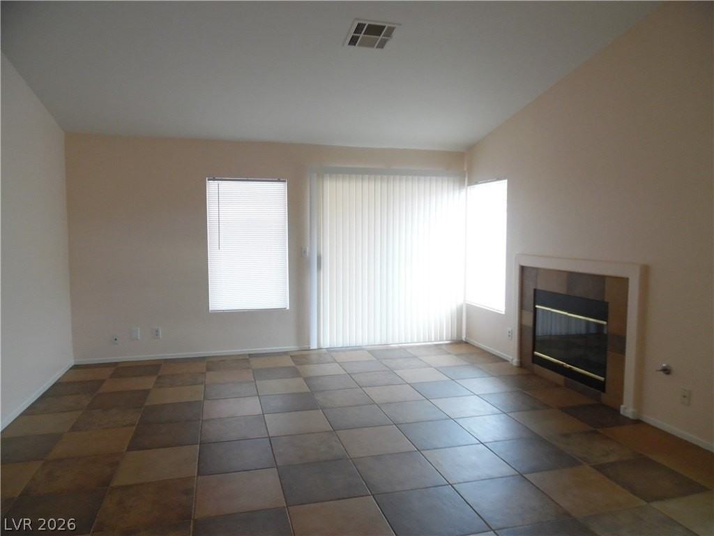 701 Gullwing Ln - Photo 5 of 18