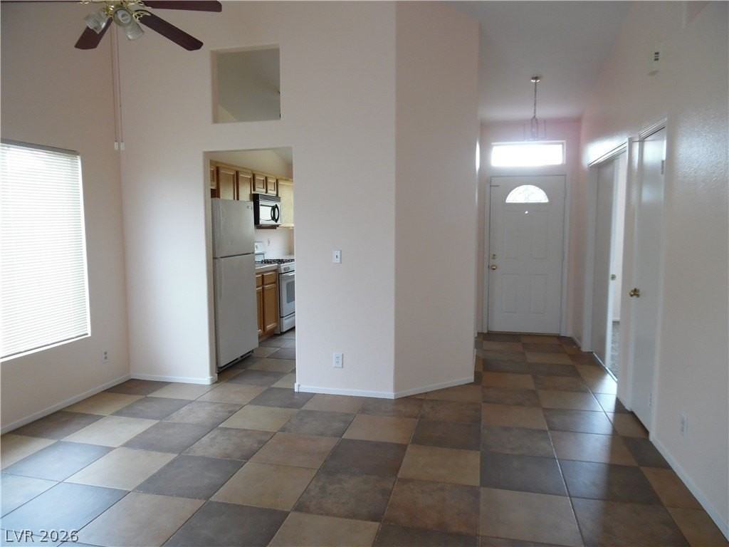 701 Gullwing Ln - Photo 6 of 18