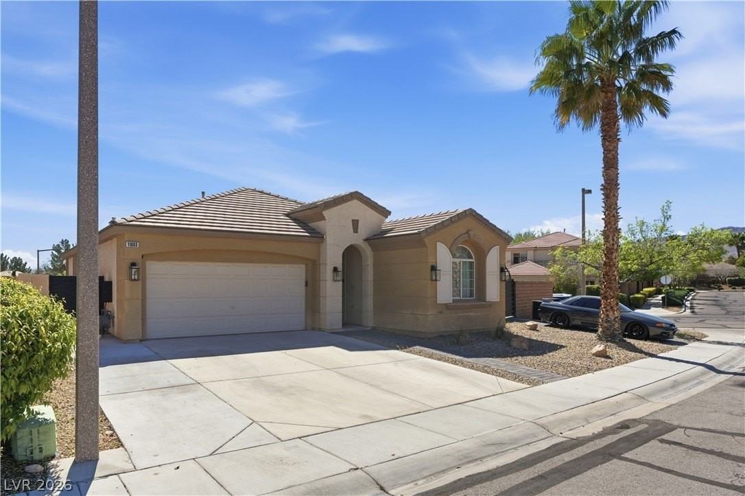 11063 Pegasus Dr - Photo 2 of 50