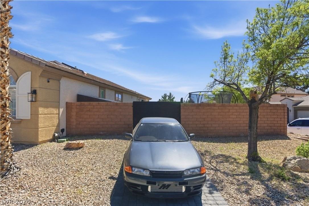 11063 Pegasus Dr - Photo 5 of 50