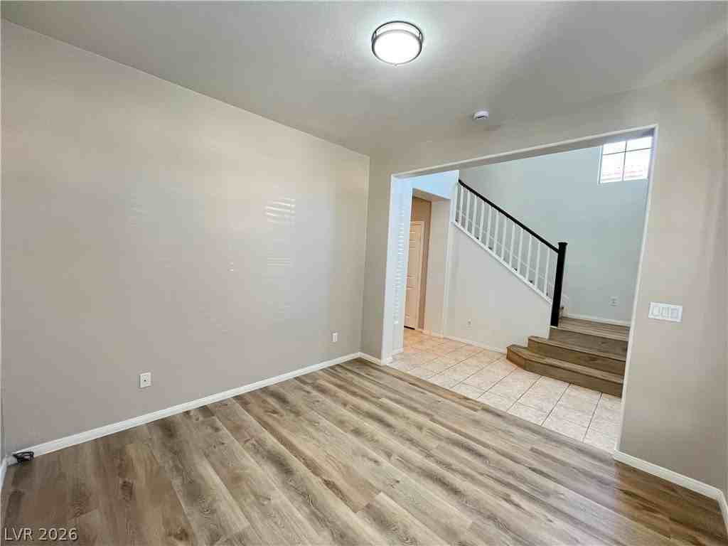 10445 Foggy Glen Ave - Photo 3 of 24