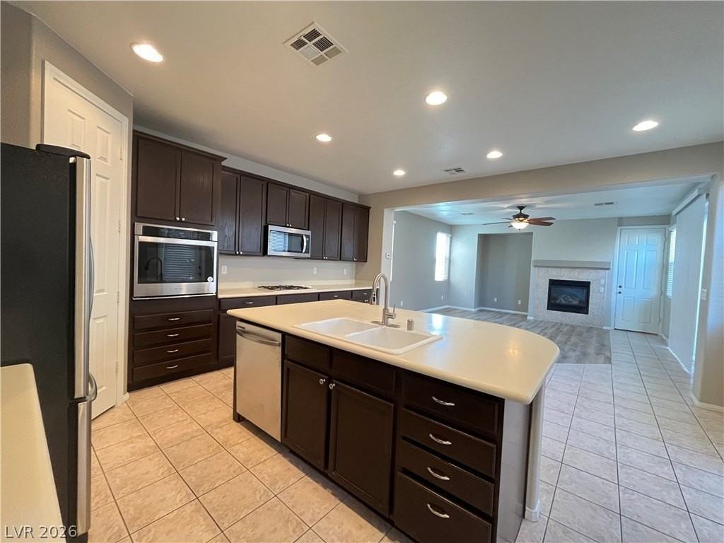 10445 Foggy Glen Ave - Photo 4 of 24