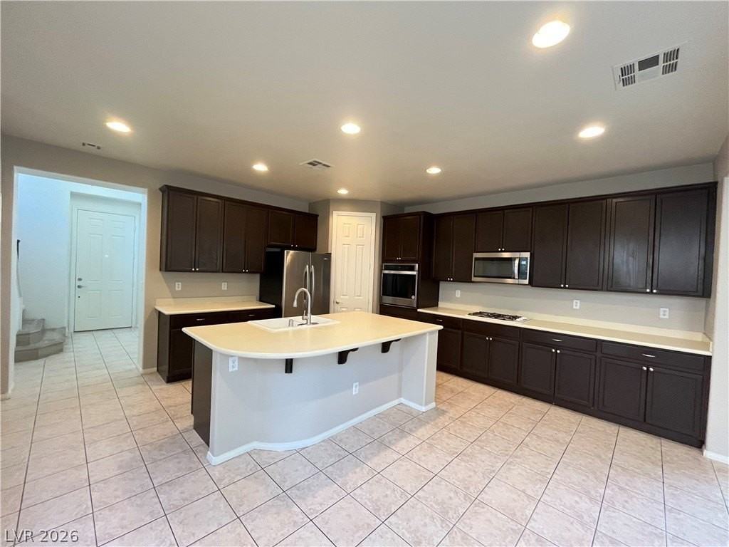 10445 Foggy Glen Ave - Photo 5 of 24