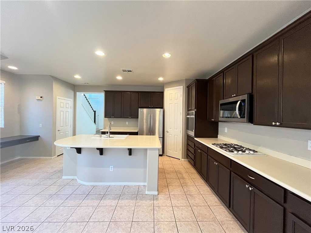10445 Foggy Glen Ave - Photo 6 of 24