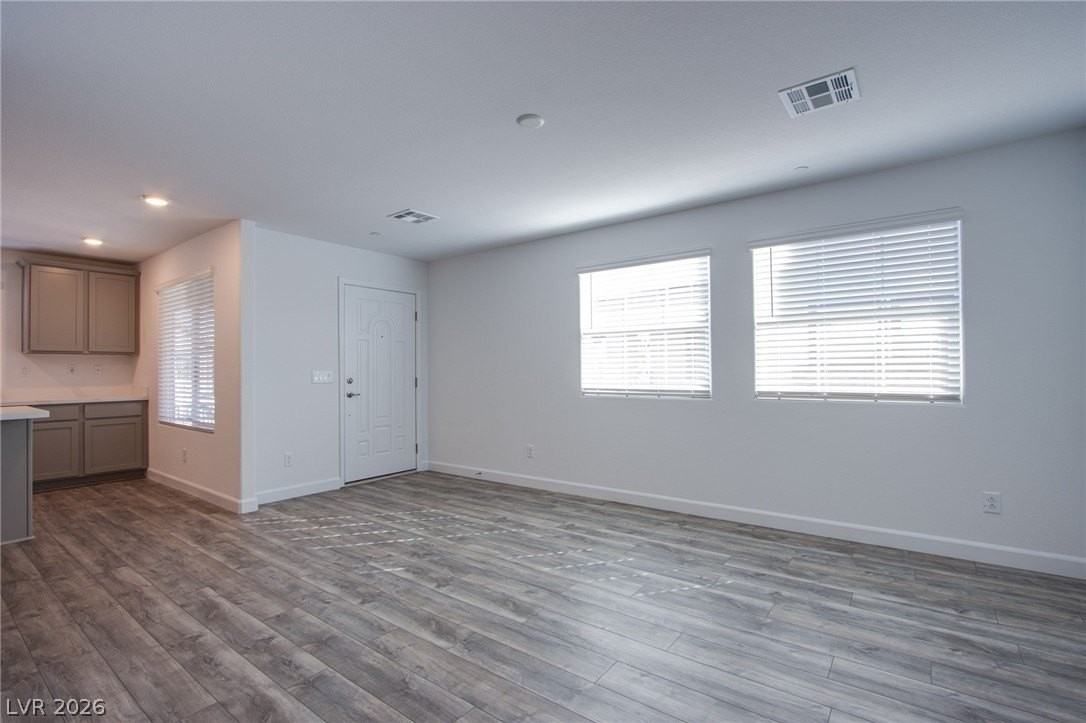 843 Watford Pl - Photo 6 of 34