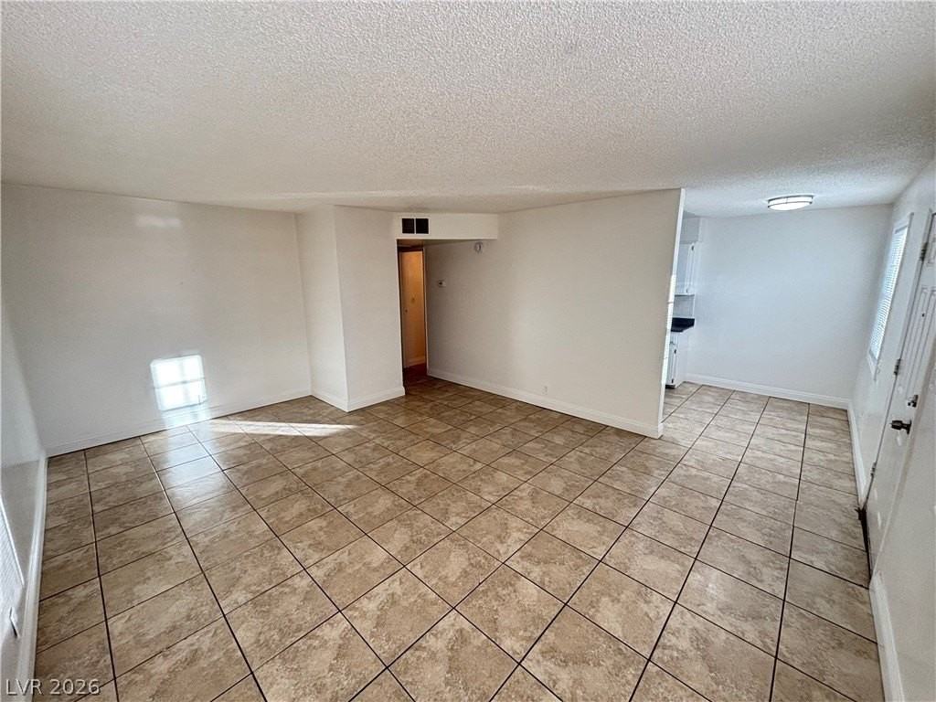 5132 Pebble Beach Blvd #B - Photo 4 of 16